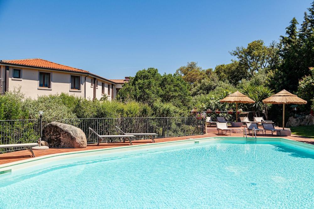 Hotel San Trano Luogosanto Luaran gambar